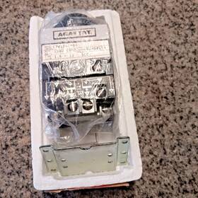 E7012ac004 Agastat E7012se004 Tyco Timing Delay Relay 120v 1.5-15 Seconds New