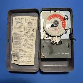 4006-21s Amf Paragon Time Switch Clock Operated 208 240v Vintage Untested