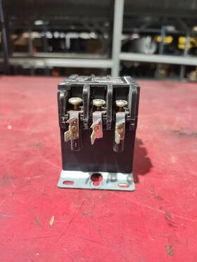 479u82d104 Furnas Used Definite Purpose Contactor