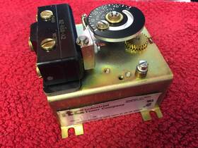 Cm7-15min Itc Industrial Timer Ch-3m Series 120-60