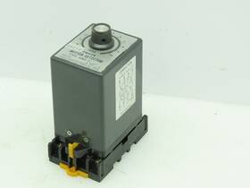 Ac100-120v Omron Amd-su3 Motion Detector 0-10 Sec With Base