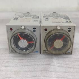 H2c-8r Omron Lot Of Two Motor Timer .2s-6h 120vac
