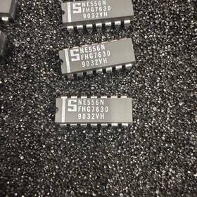 Dip-14 Signetics Ne556n Lot Of 18 Dual Timer Ic Nos Vintage 556 Chips