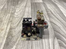 9050a010e Square D Timing Relay 120v Coil #25f231 Co