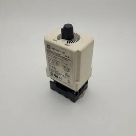 Jck12v20 Square D 9050 Time Relay Series B With 70169-d Socket - Used