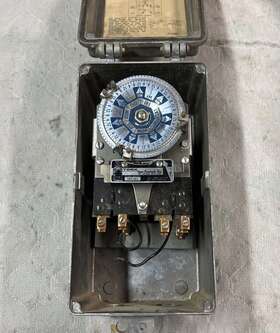 7300w Tork Seven 7 Day Time Switch - Model No. 7300 Controls