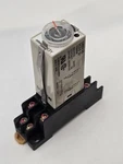 Omron H3Y-2 Solid State Timer With Socket Base 5A 250V 8PIN 11Z2YT. Fixed Price $20.00.