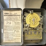 Dayton 2E025B 24-HOUR Dial Switch Timer 120V 40A Spdt Manual Override. Fixed Price $20.00.