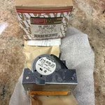 Carrier HK-25MJ-172 Guard Timer Control HK25MJ172 208-240 V. *042. Fixed Price $15.99.