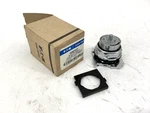 New Eaton Cutler-hammer 10250T4011 Ser A3 Selector Switch 2POS Maintained. Fixed Price $34.95.