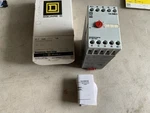 One (1) Square 0.15-3 Sec Timing Relay Timer/counter Class 9050 Dar (nos). Fixed Price $52.99.