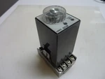 Idec GT3F-2A D24 Electronic Timer W/ Base Socket SR2P-06 (31463). Fixed Price $14.99.
